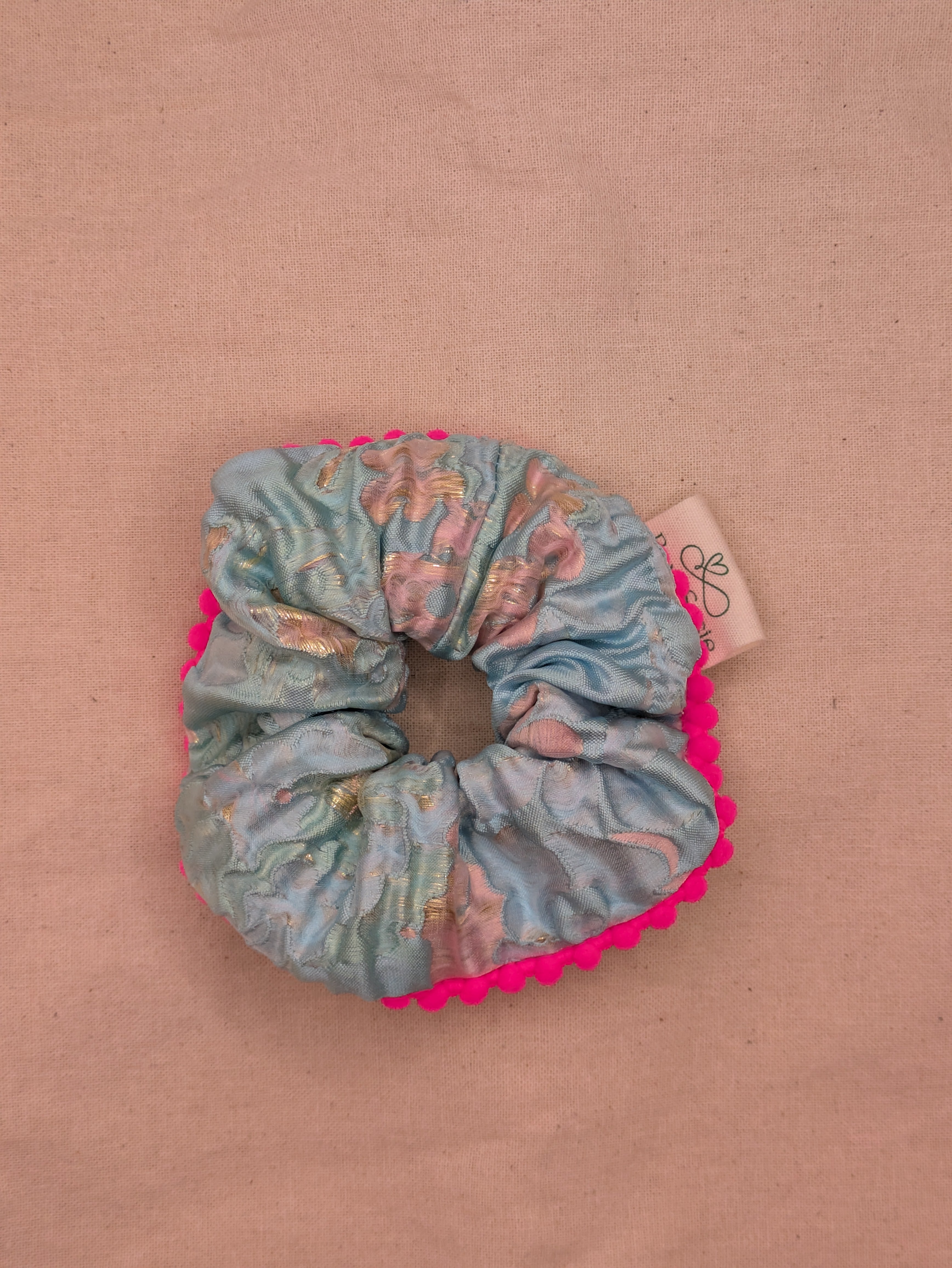 Vibe - Mini Scrunchie