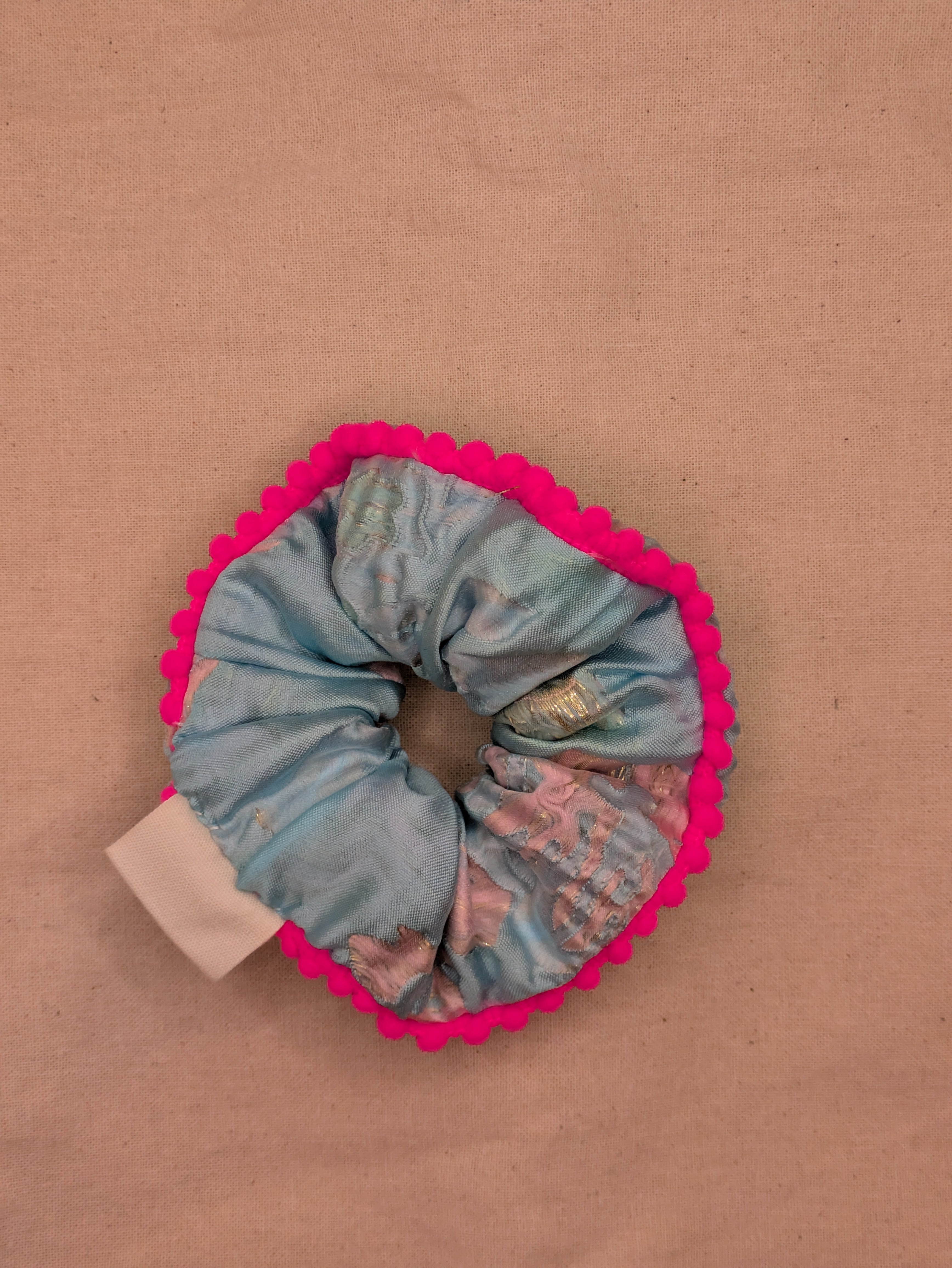 Vibe - Mini Scrunchie