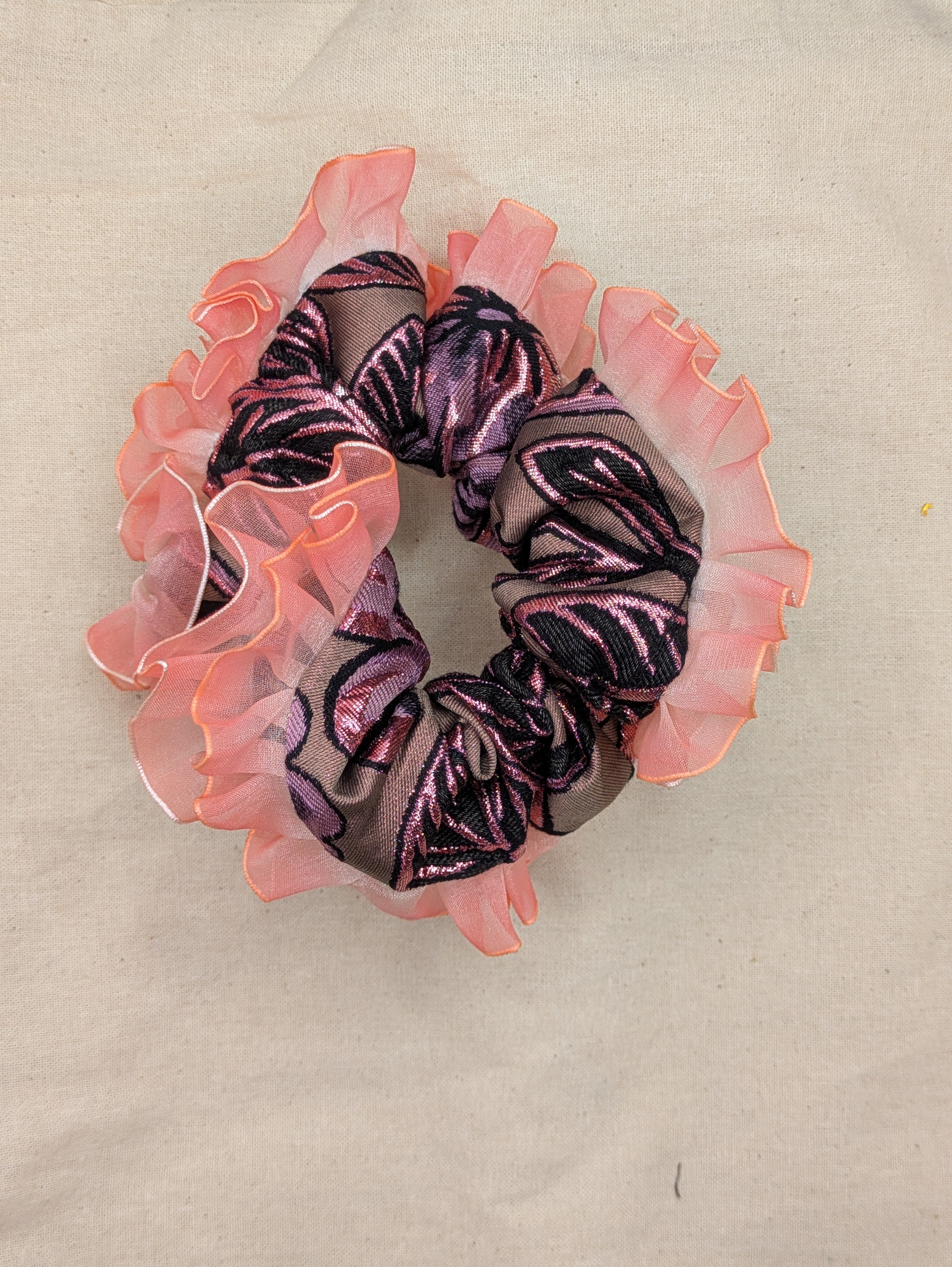 Halo - Maxi Scrunchie