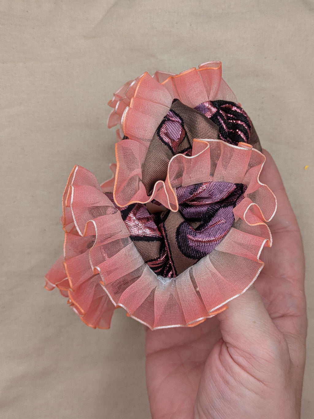 Halo - Maxi Scrunchie