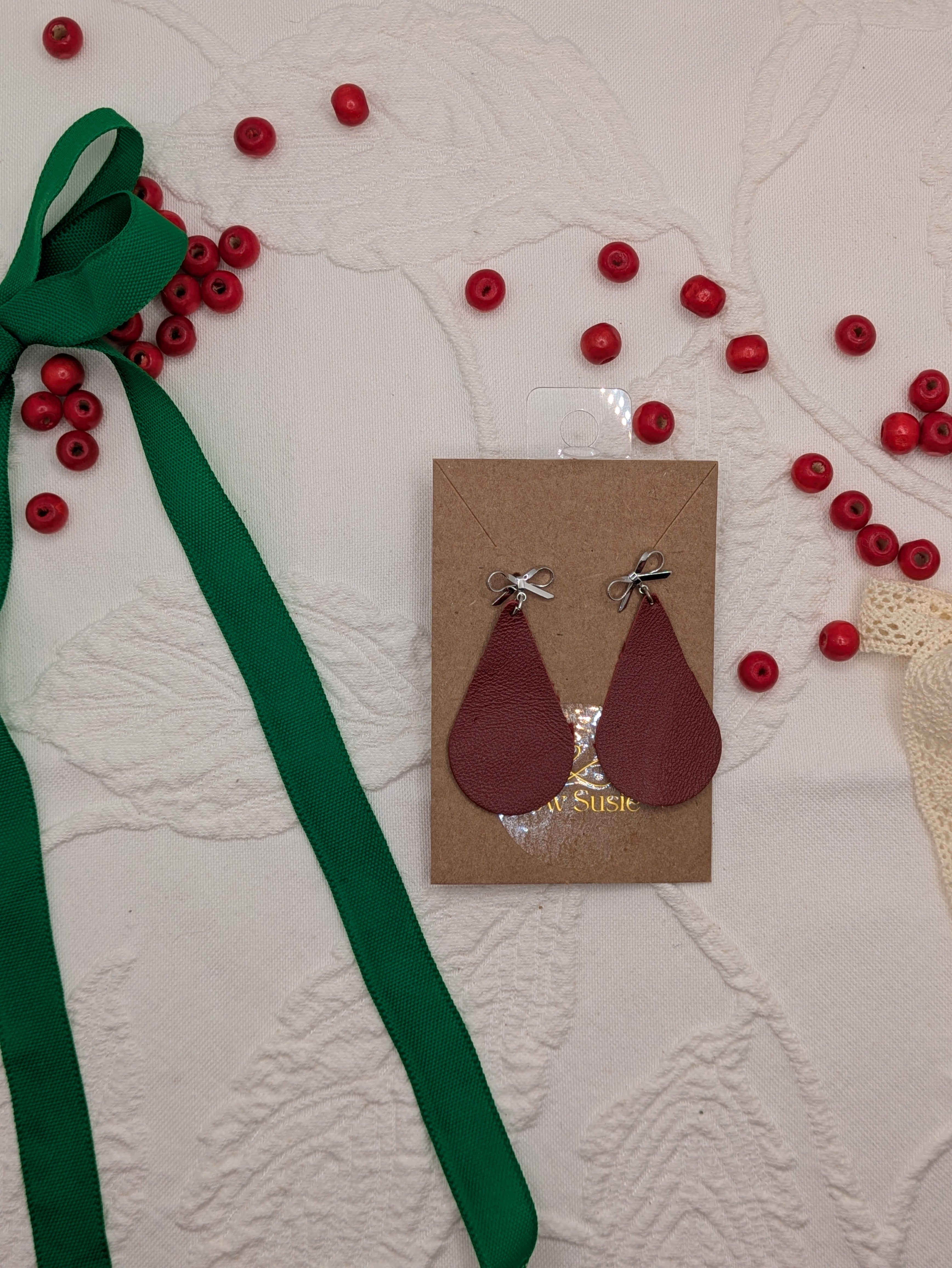 Signature Earring - Burgundy