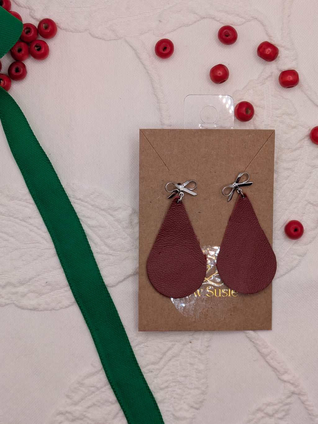 Signature Earring - Burgundy